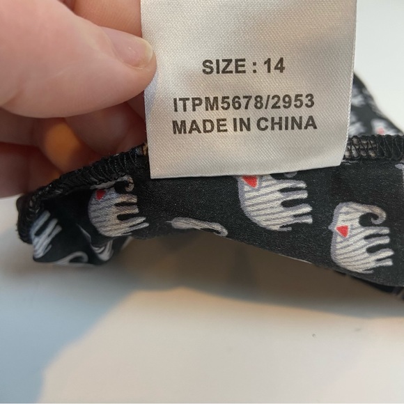 Influence Elephant Black Button Front Top Blouse Short Sleeve Size 14 Cropped - Picture 5 of 6